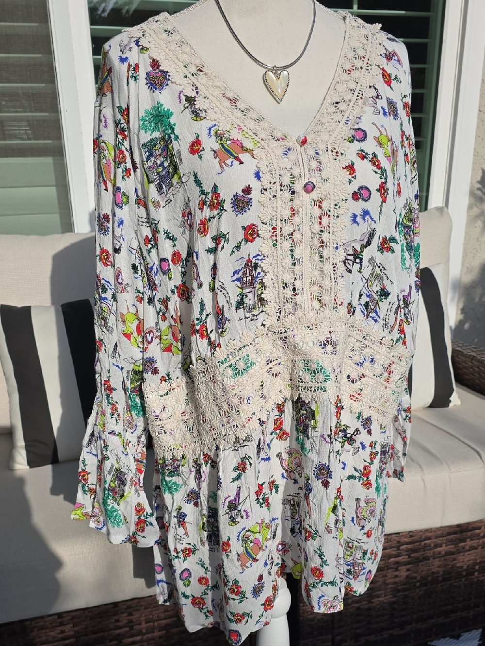 Melissa McCarthy Seven7 White Crochet-Trim Floral Print Tunic